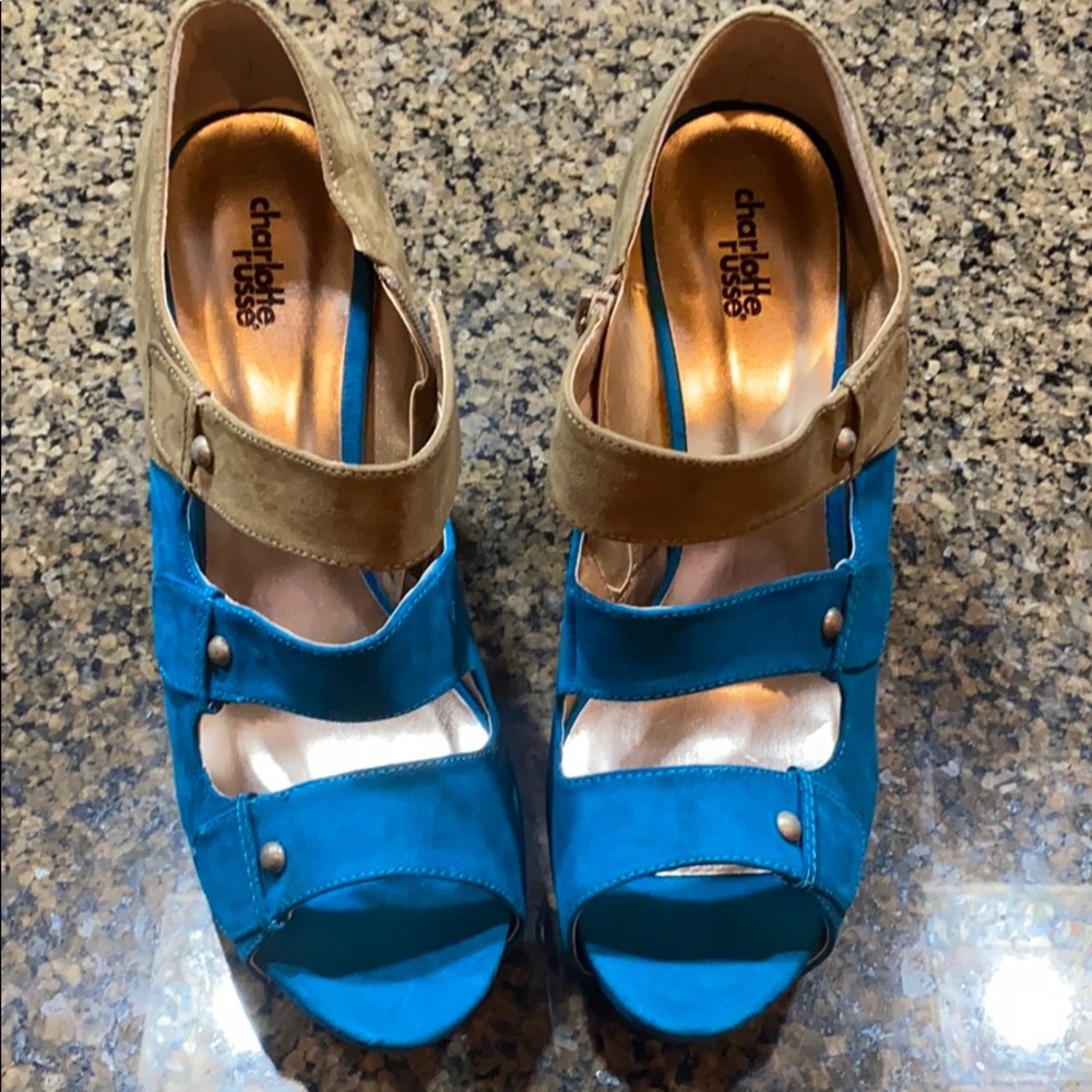 Blue and tan heals